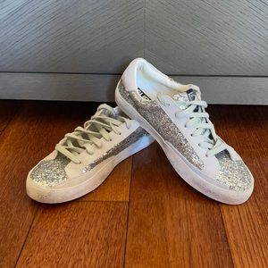 Glitter sneakers 👟